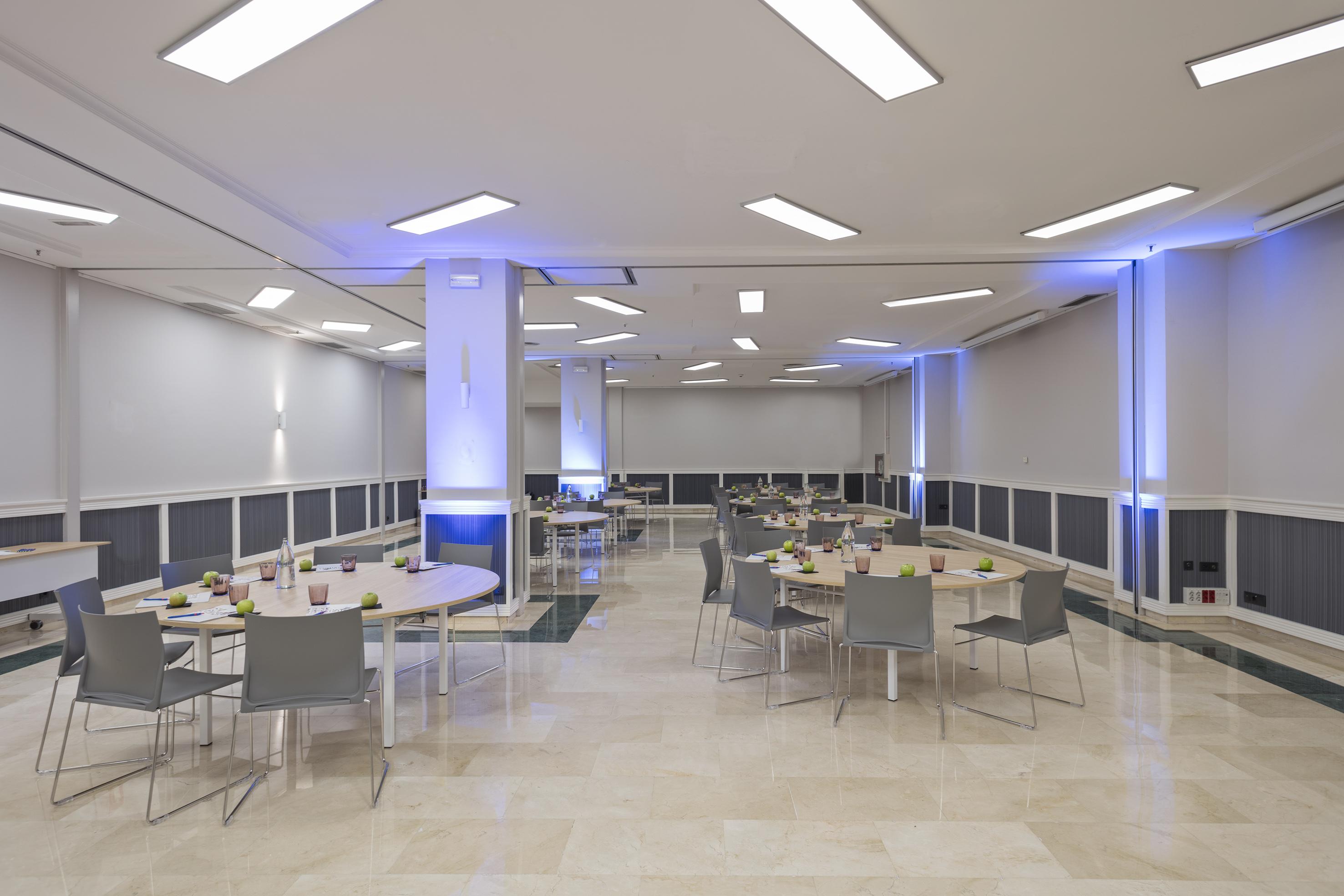 Tryp Apolo Hotel