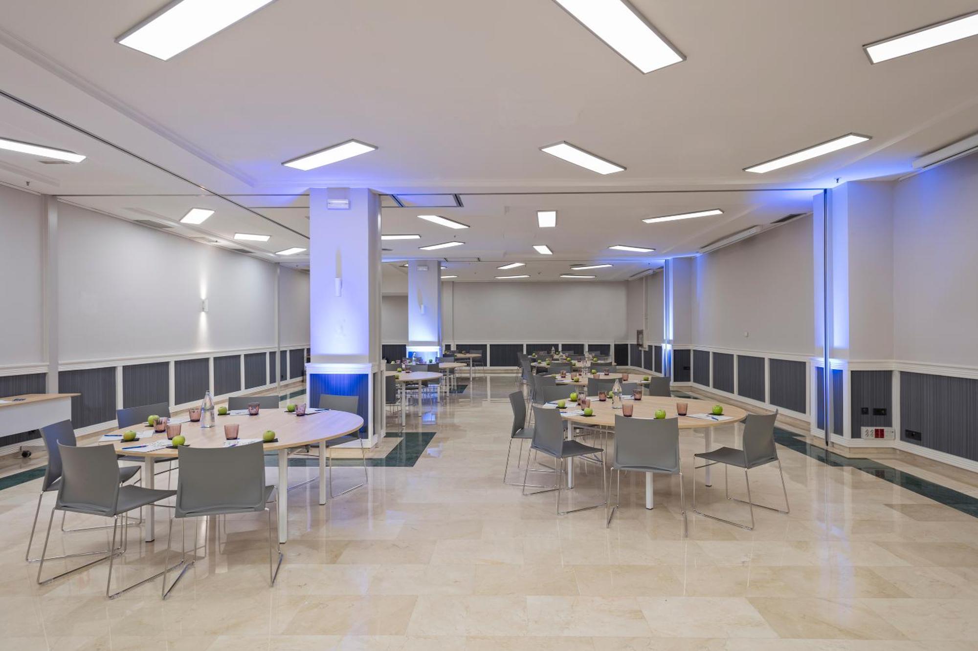 Tryp Apolo Hotel